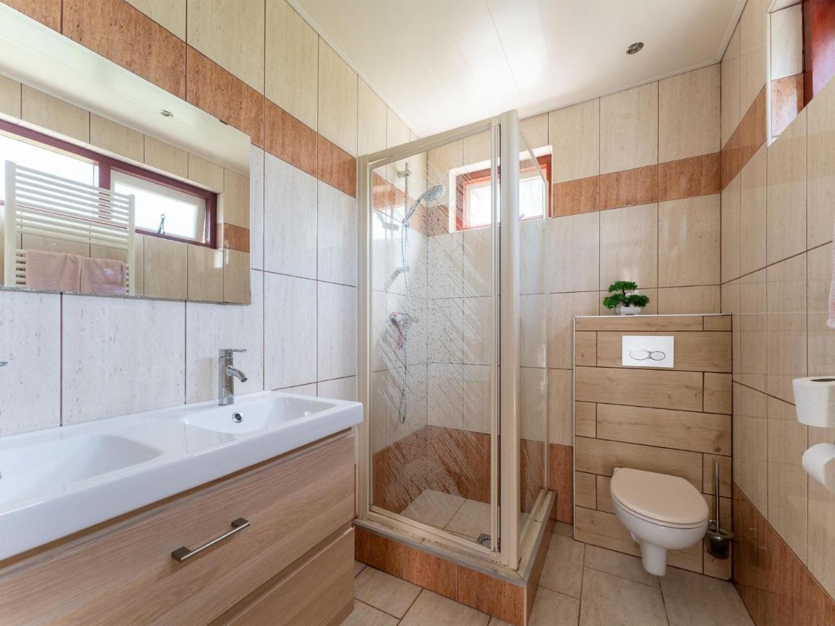Holiday home Peaceful With Shared Pool Baarland