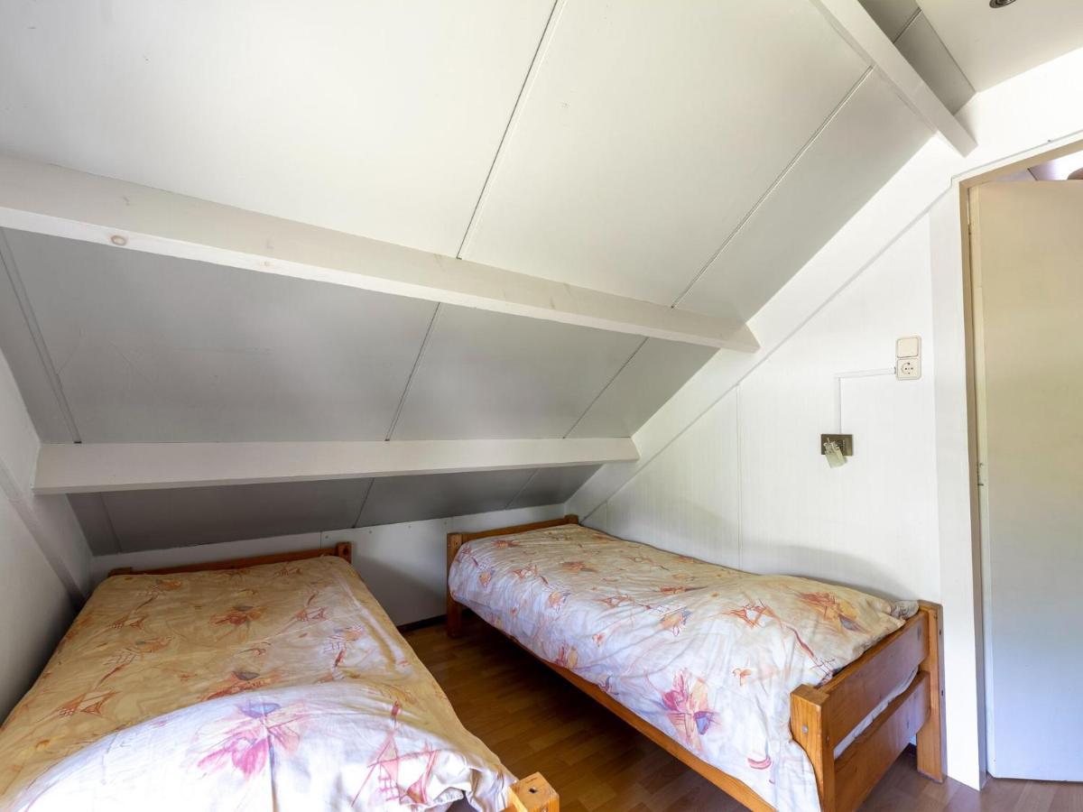 Holiday home Peaceful With Shared Pool Baarland