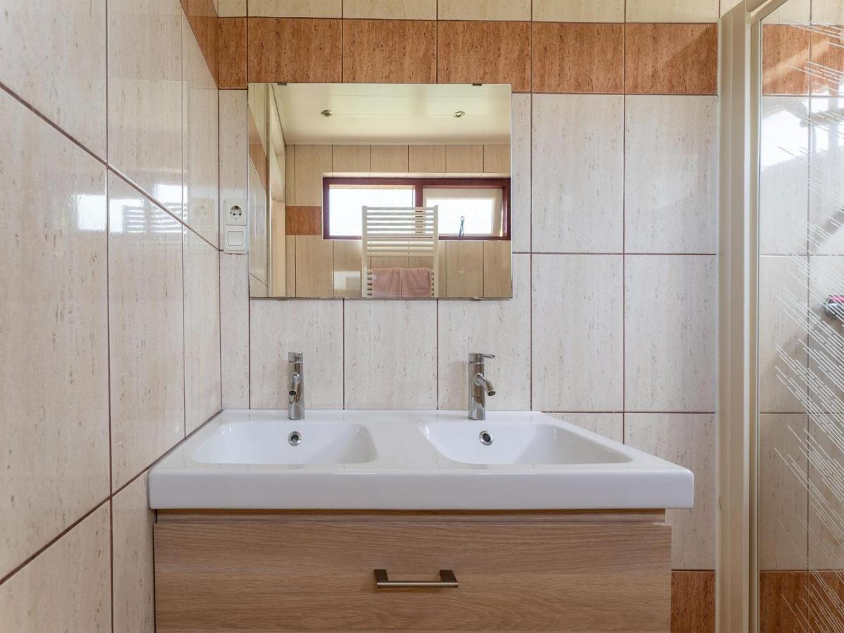Peaceful With Shared Pool Holiday home