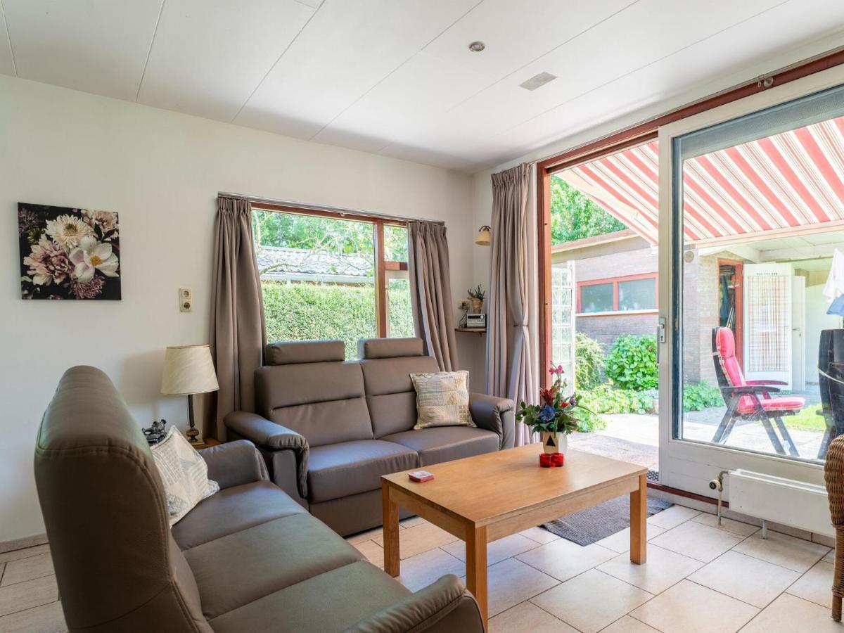 Peaceful With Shared Pool Vakantiehuis Baarland