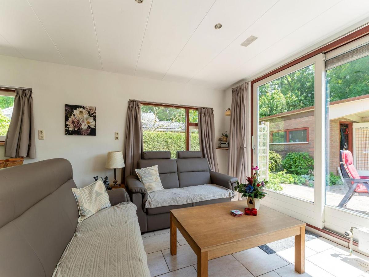 Vakantiehuis Peaceful With Shared Pool